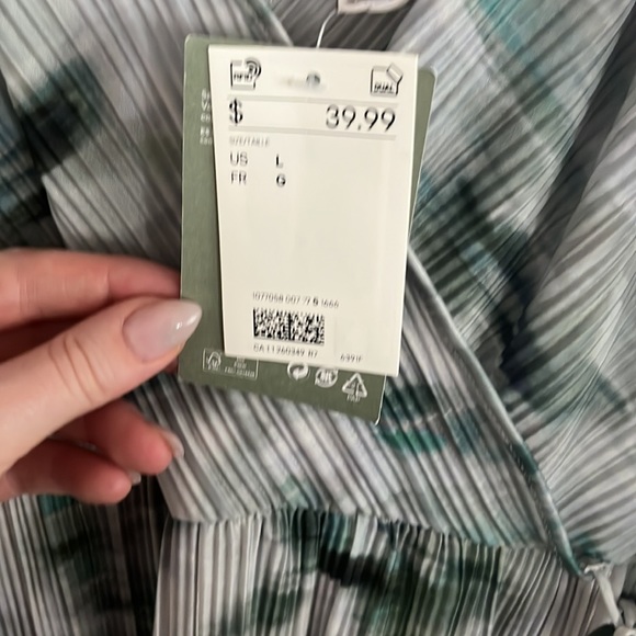 Brand New H&M pleated wrap over dress - Picture 3 of 6